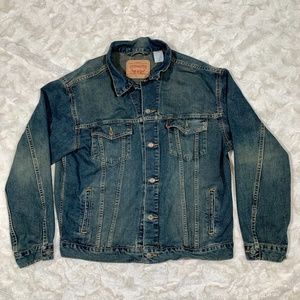 Men's XL Levi's Trucker Jacket EUC!
